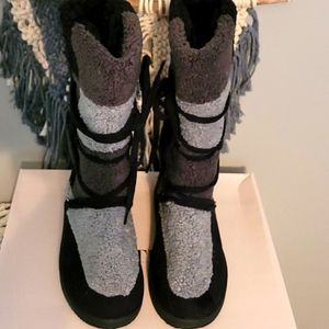 JustFab Fuzzie "shay" boots size 7